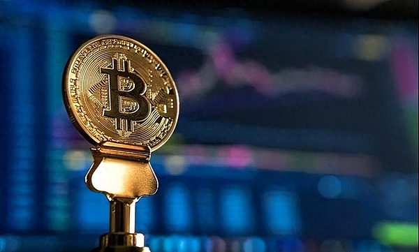 加密货币市场火爆：比特币剑指12万，以太坊蓄势待发，还有狗狗币异军突起